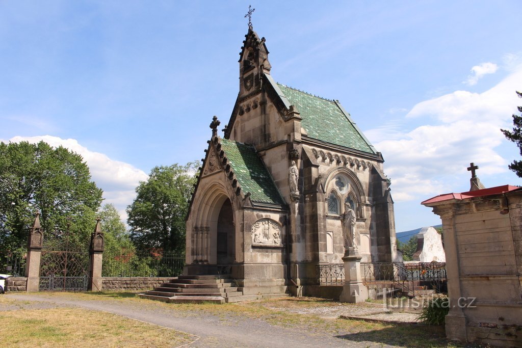 Raspenava, chapelle funéraire