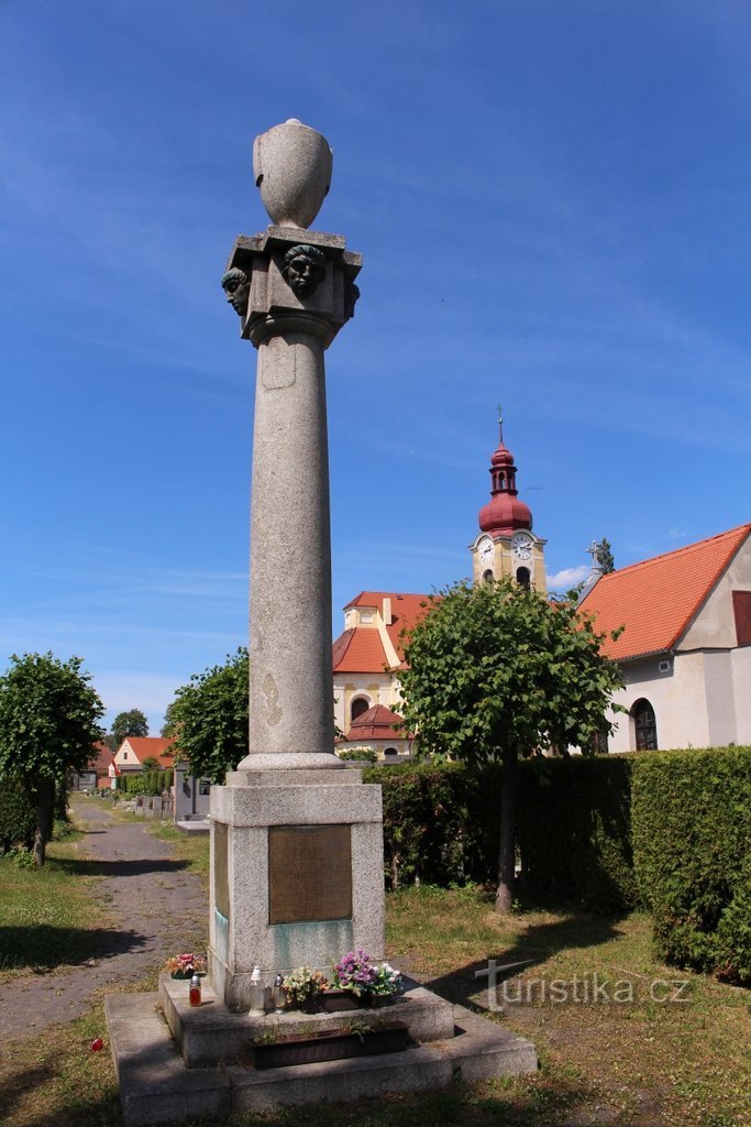 Raspenava, monument al celor cazuti