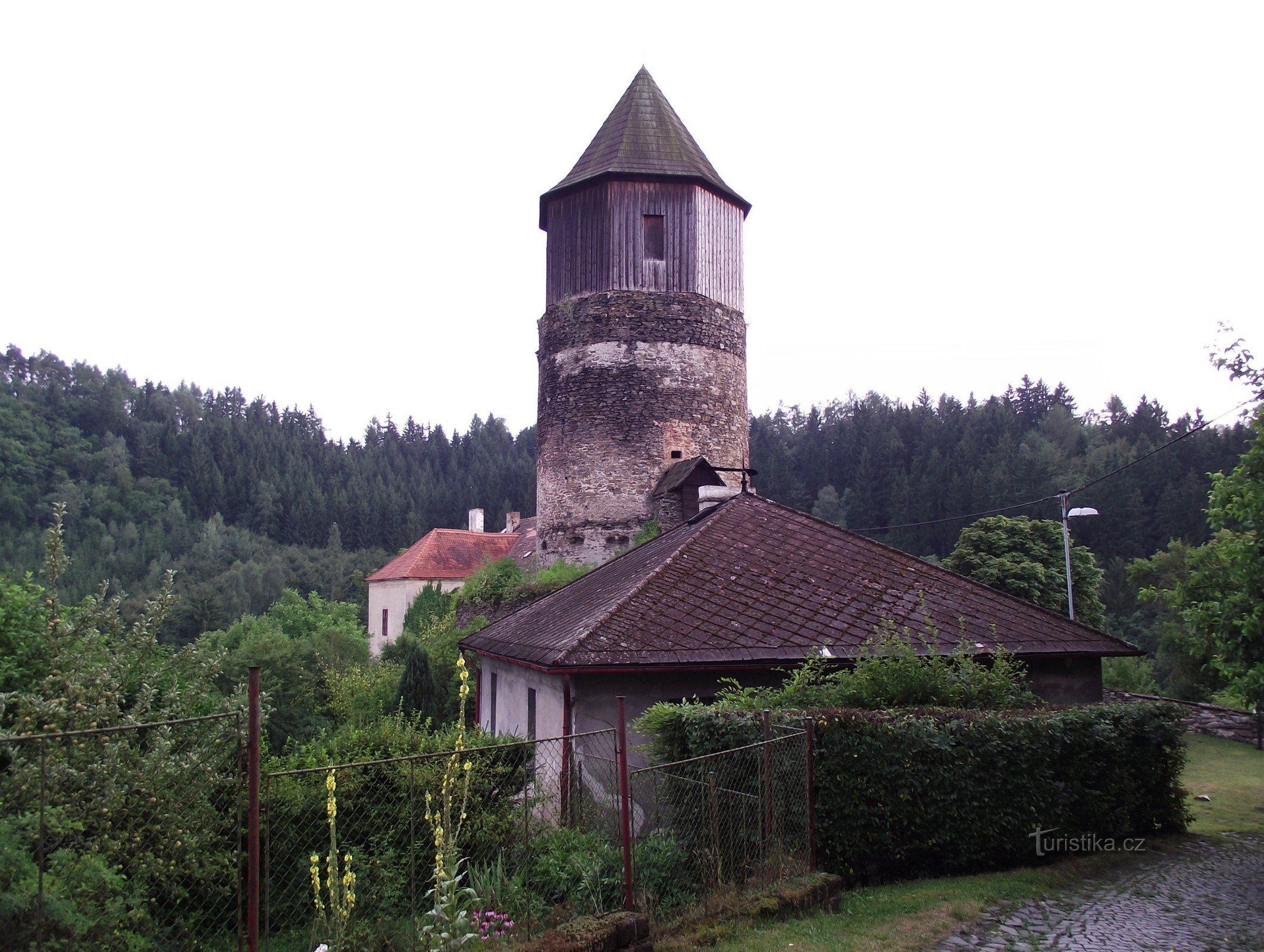 Rataje nad Sázavou – Burg Pirkštejn, Pfarrhaus und Fürst Bajaja