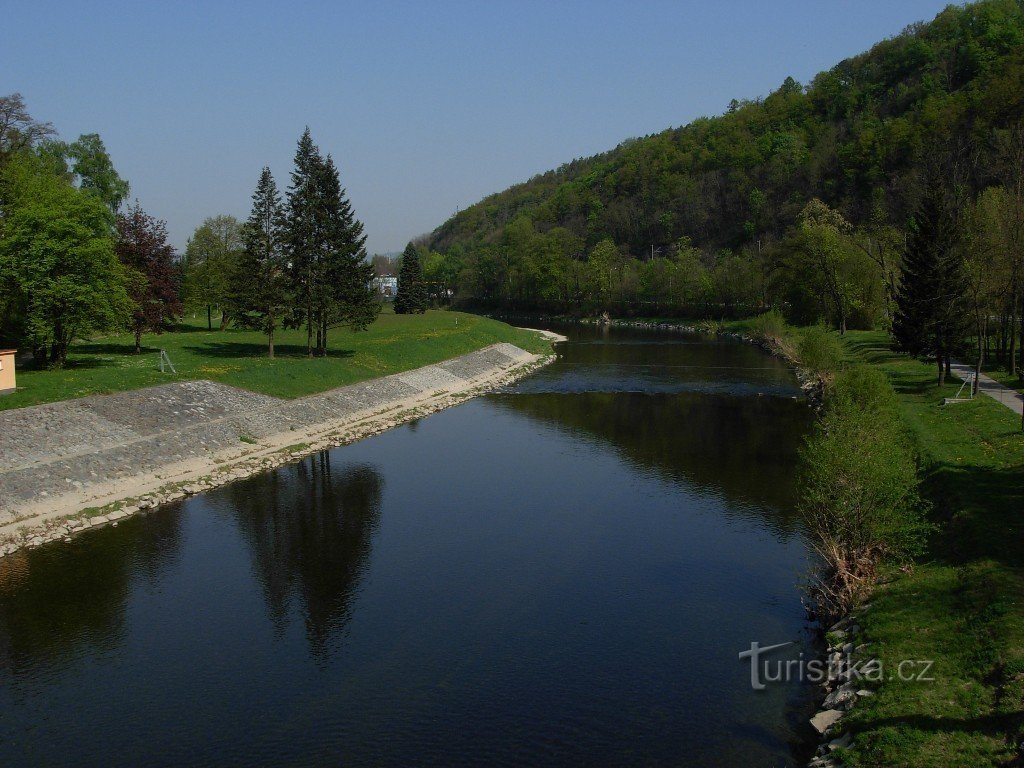 Rzeka Bečva w pobliżu uzdrowiska Teplice
