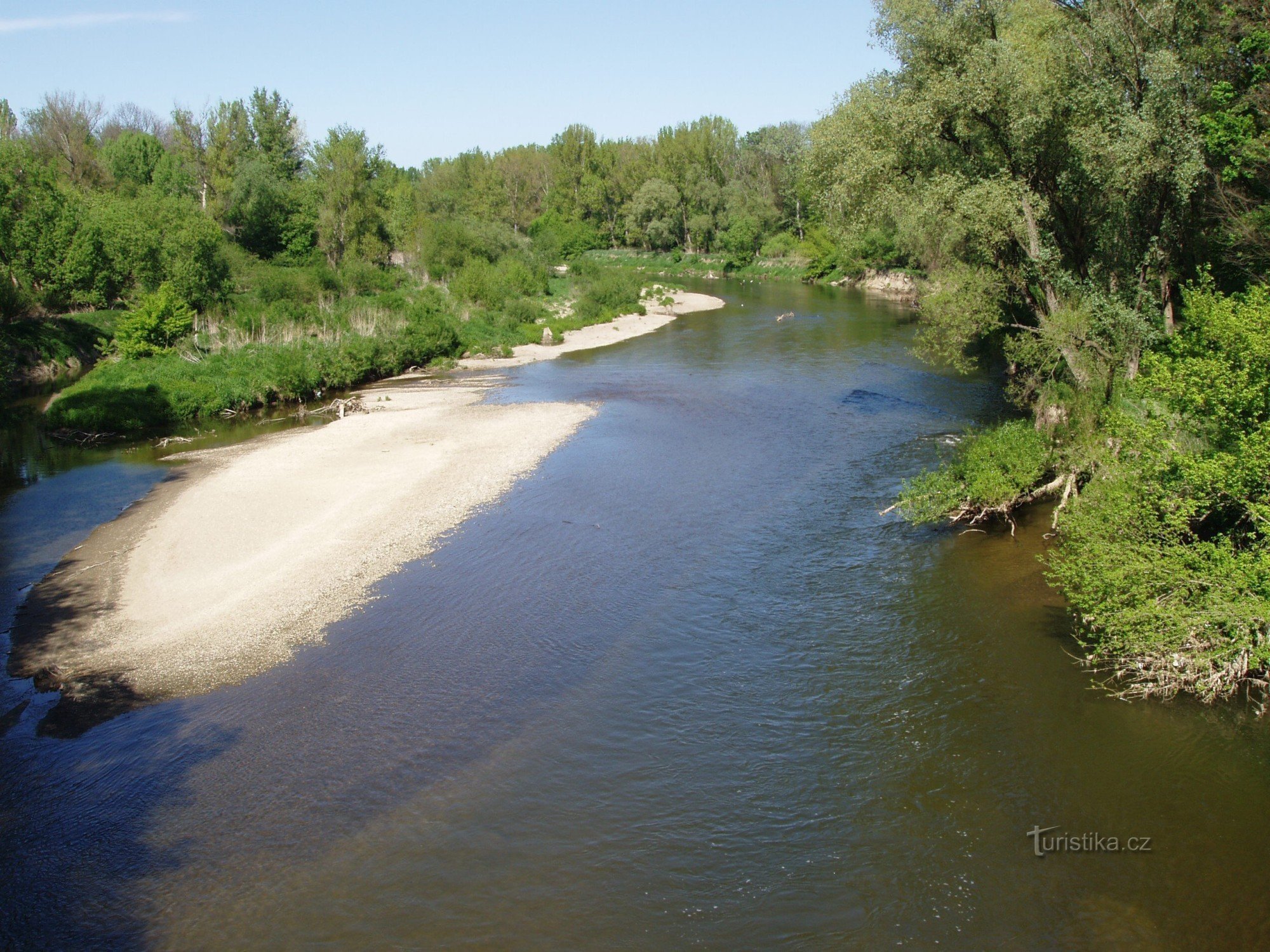 O rio Morava desde a ponte Lobodice