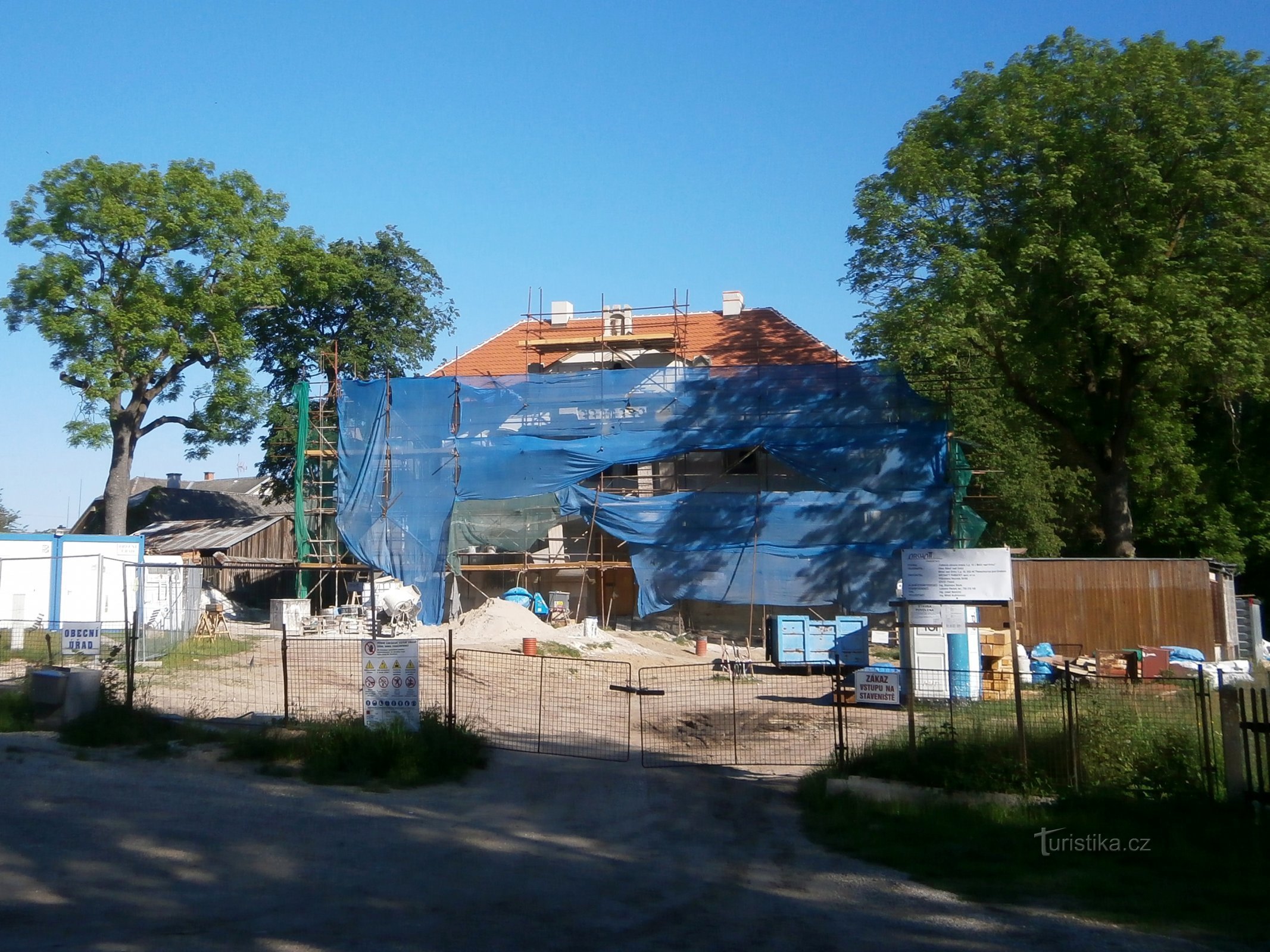 Rekonstruktion der ehemaligen evangelischen Schule Nr. 10 (Běleč nad Orlicí)