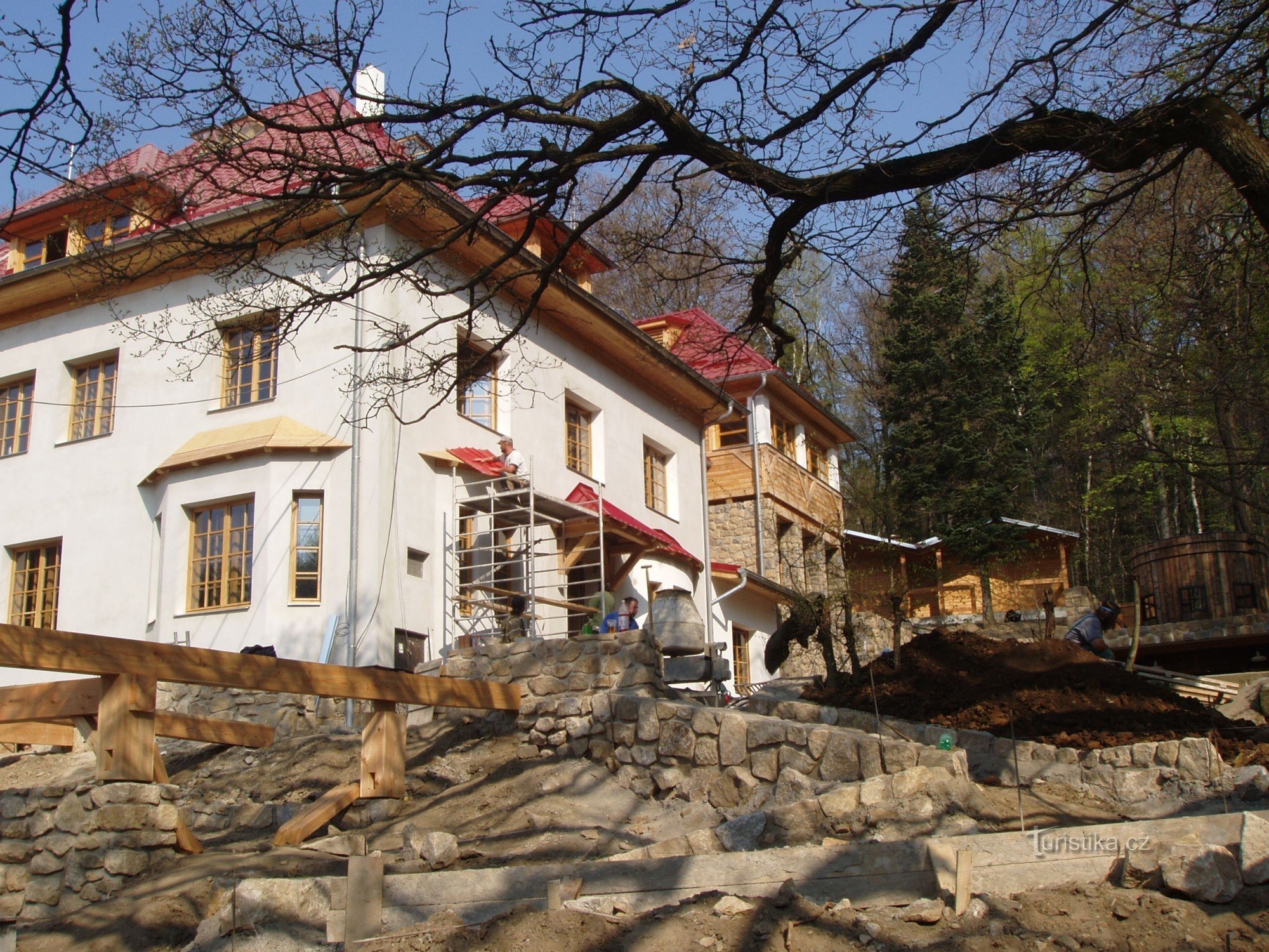 Reconstructie van het huisje april 2009 II.