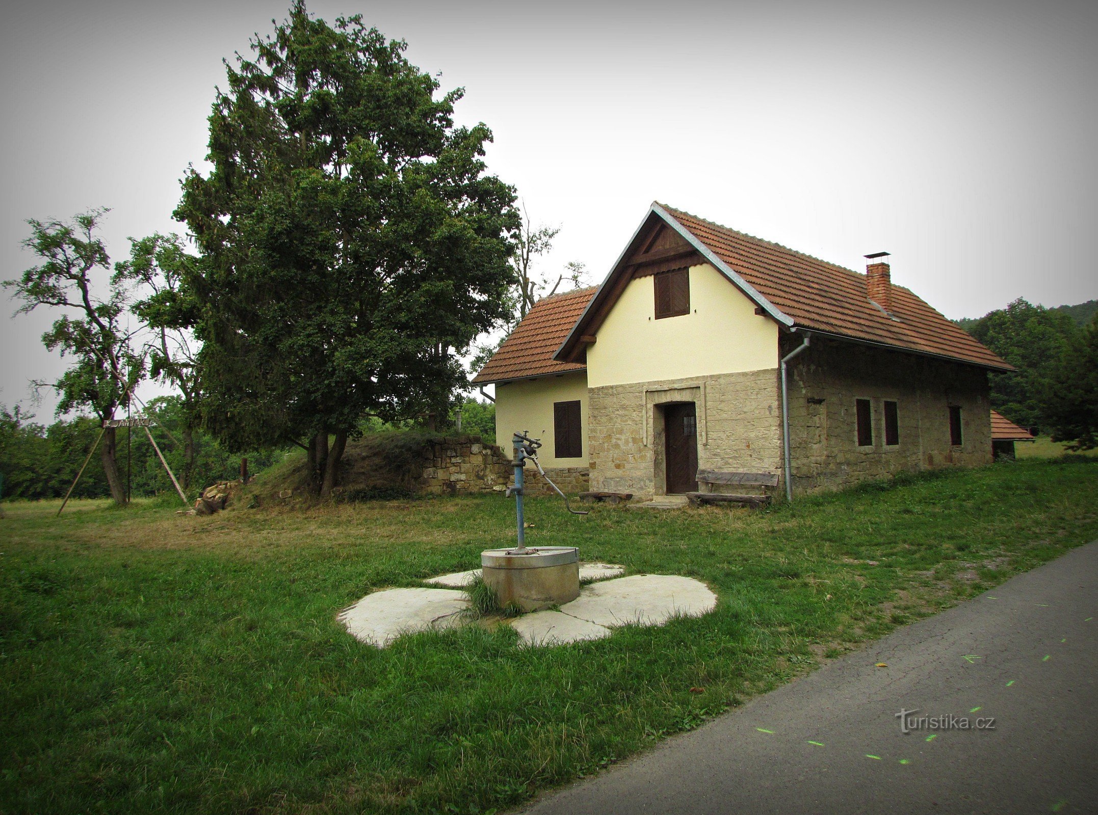 Lomamökki Jantar lähellä Vřesovicea