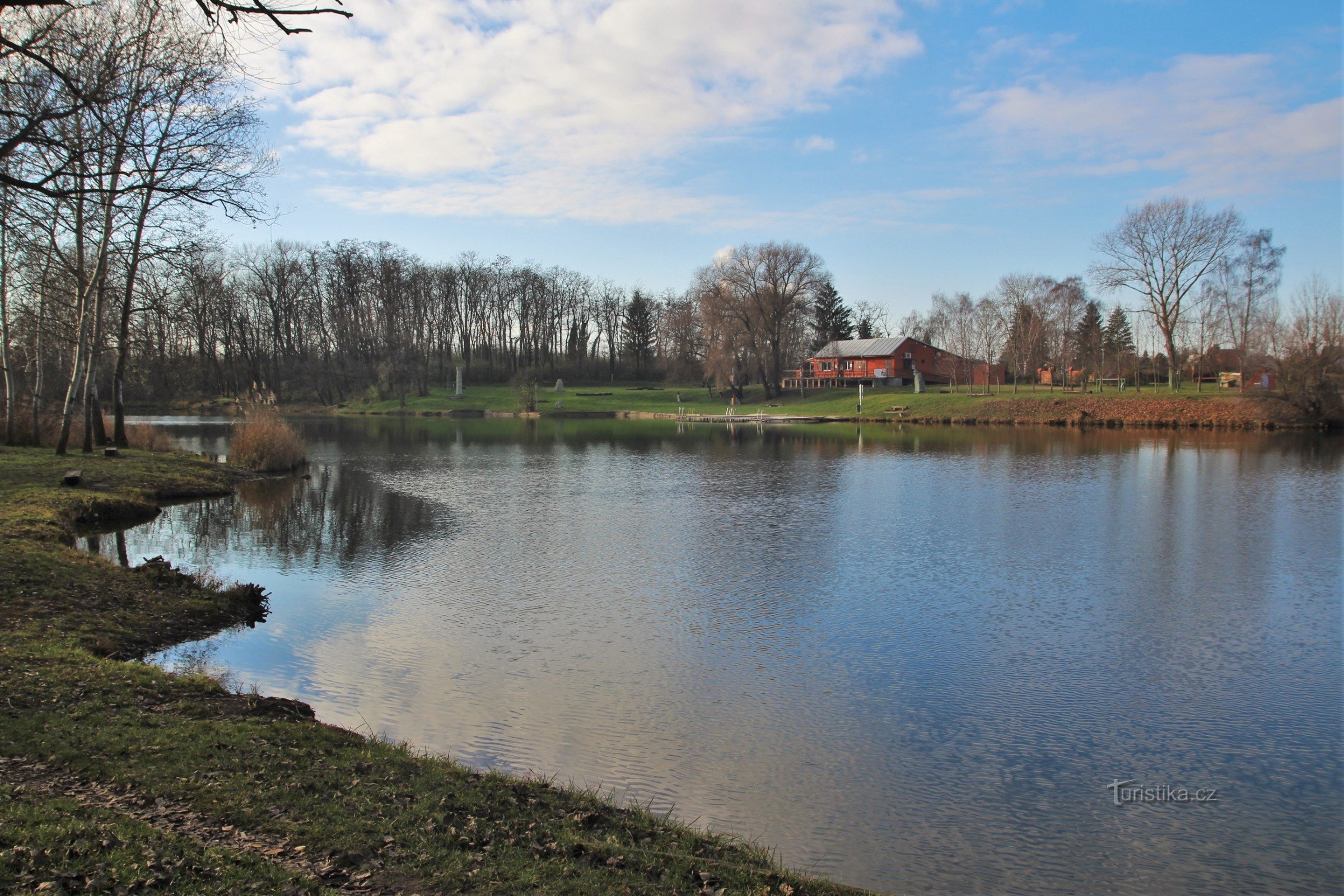 Embalse recreativo Lužák