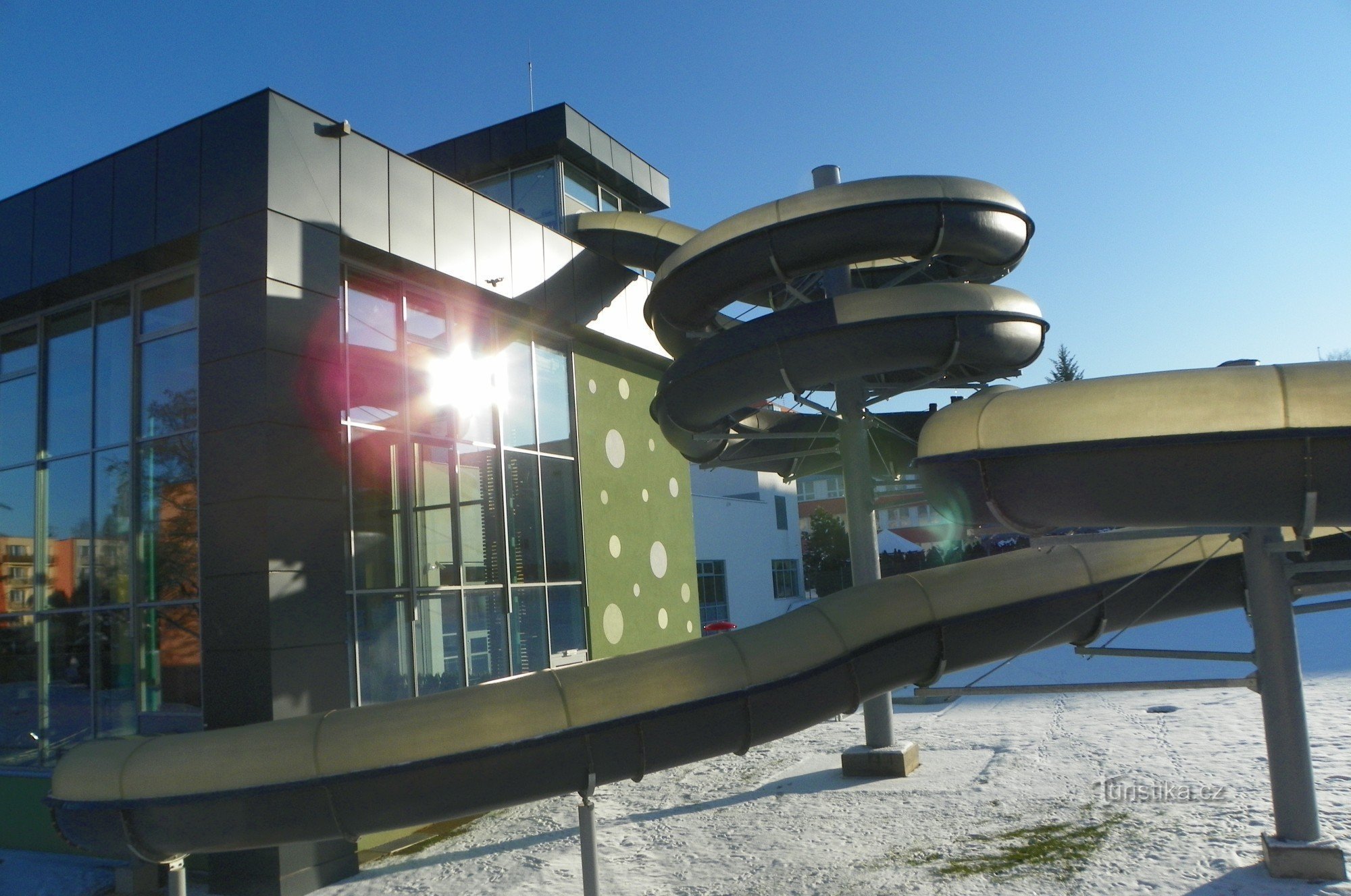 Centre de détente - toboggan extérieur