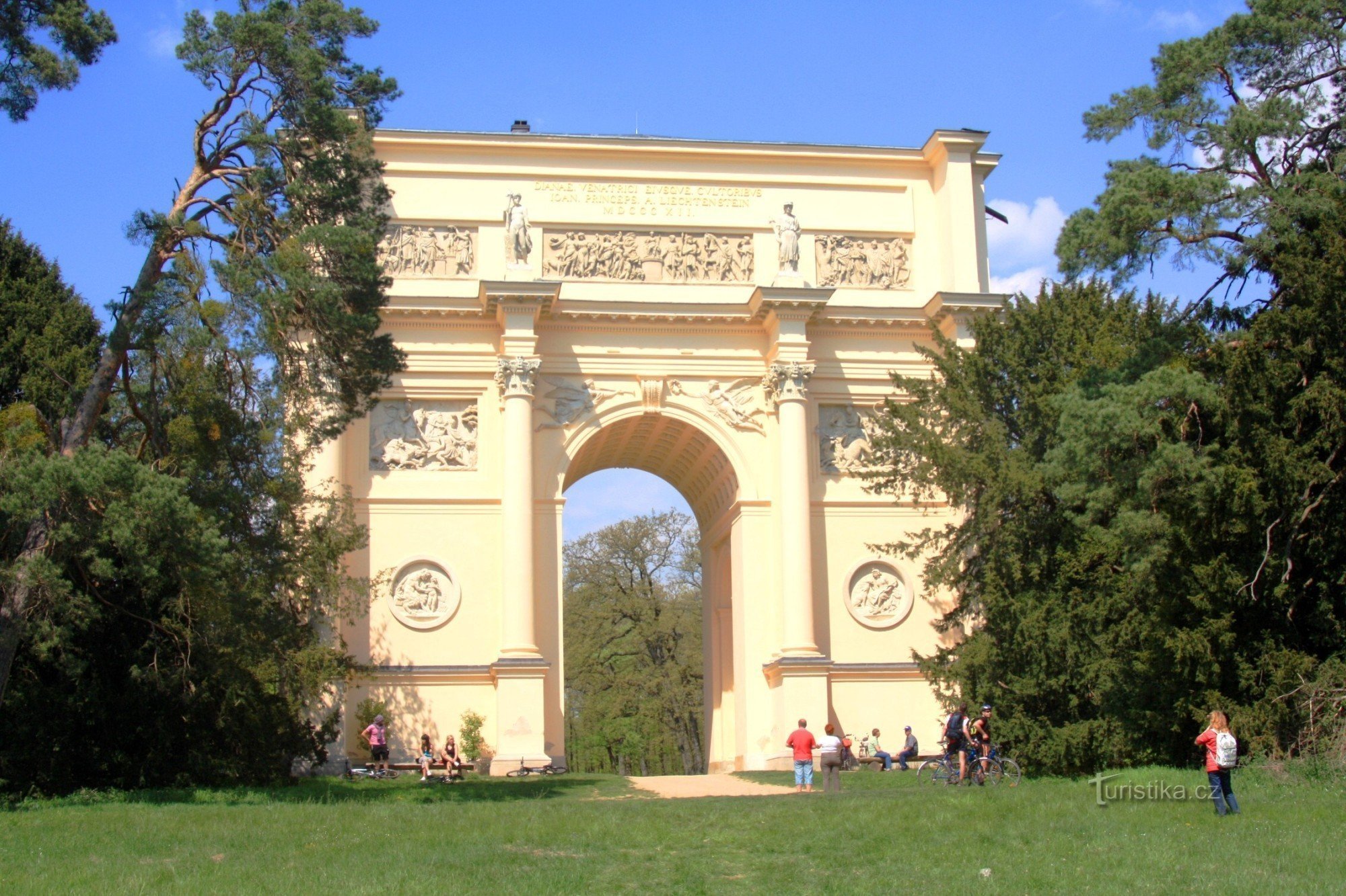 Rendez-vous - Temple de Diane