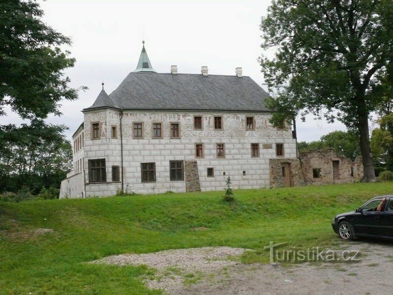 Přerov nad Labemのルネッサンス城