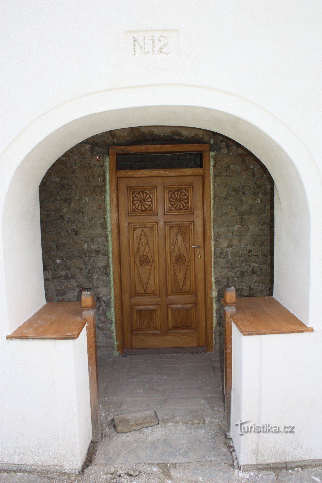 Renoveret indgang til ladet