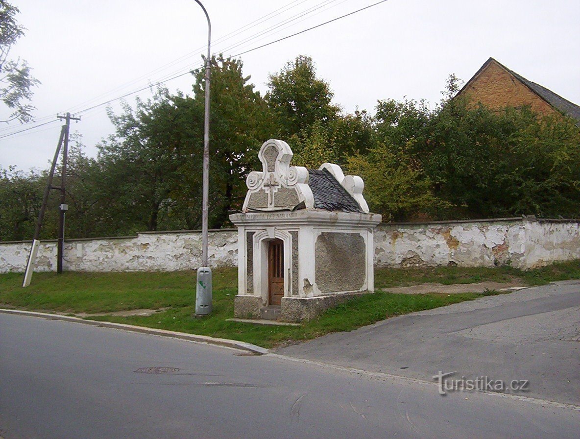 Řepčín - ulica Řepčínská - kapela sv. Izidorja iz 18. stoletja - Foto: Ulrych Mir.