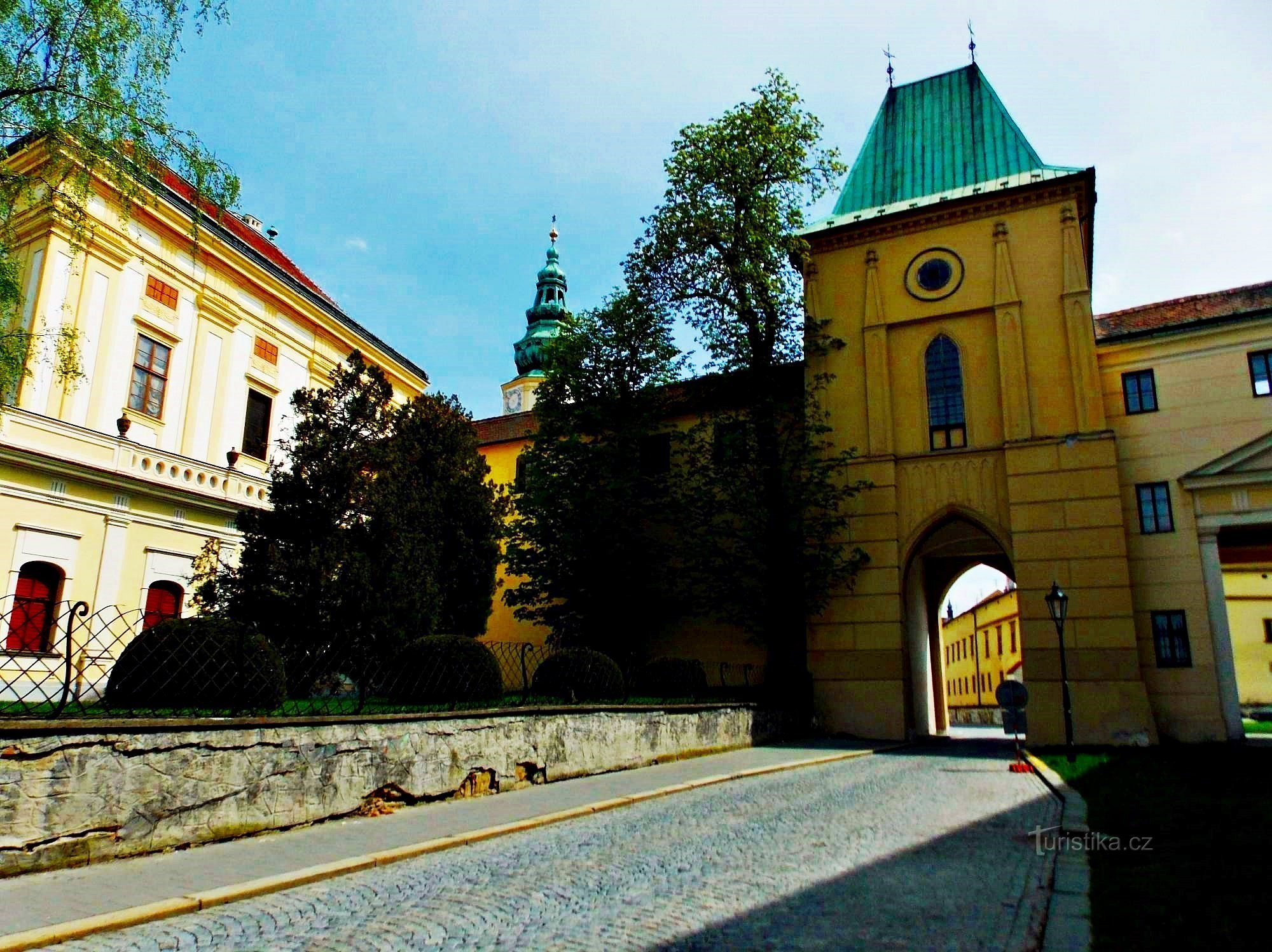 Salões representativos no Castelo do Arcebispo Kroměříž