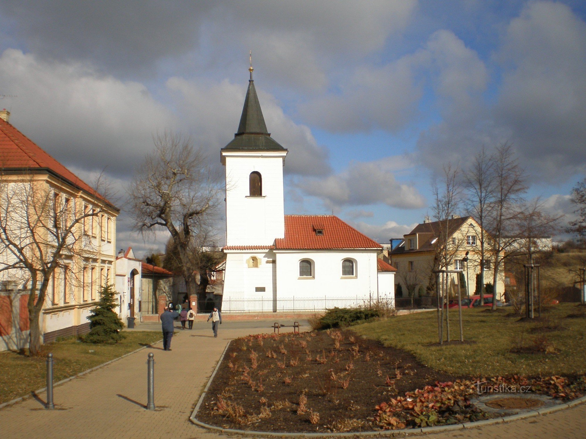 Burak - kościół św. Jaskółka oknówka