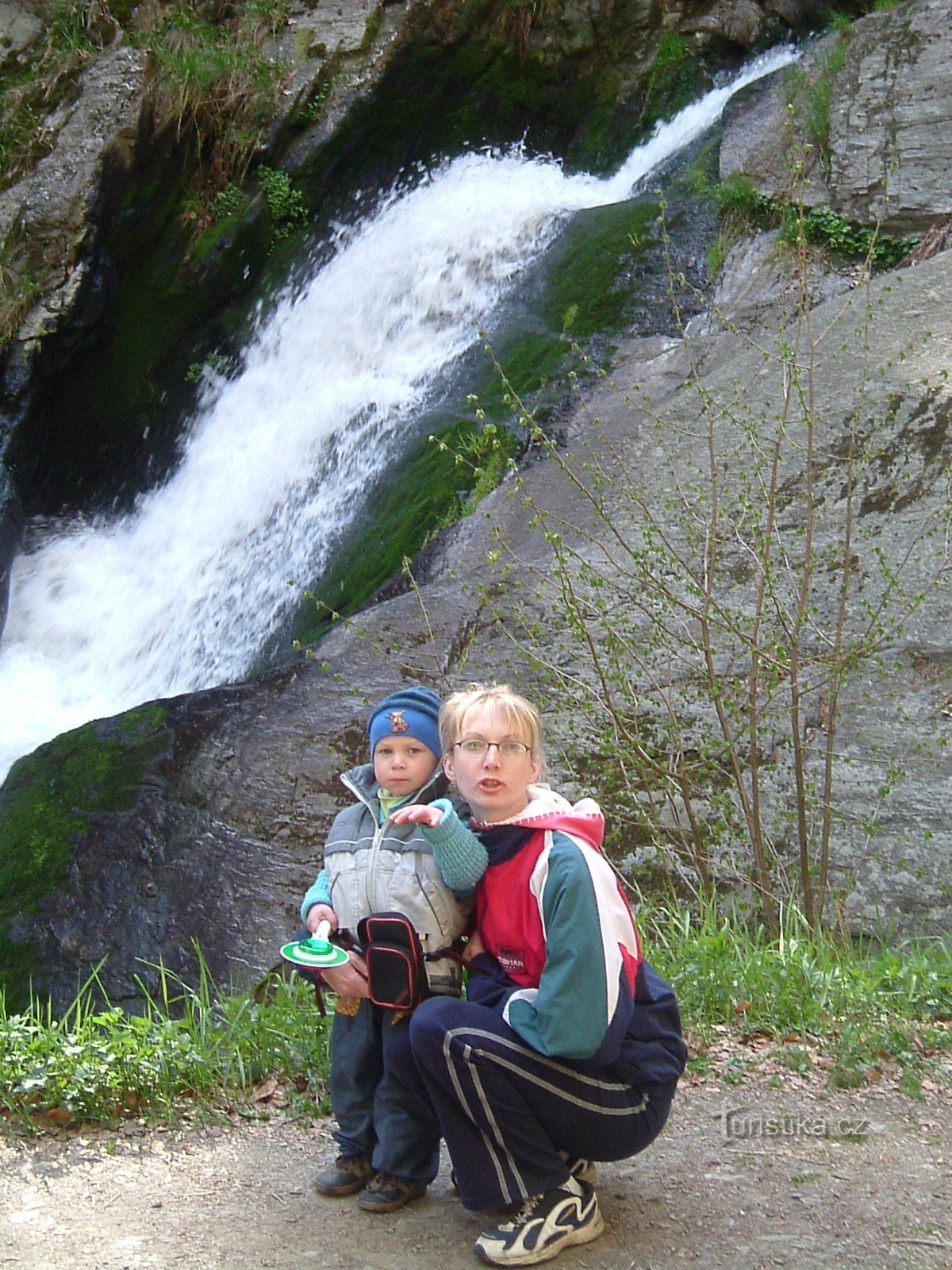 Rešov vattenfall nära byn Rešov