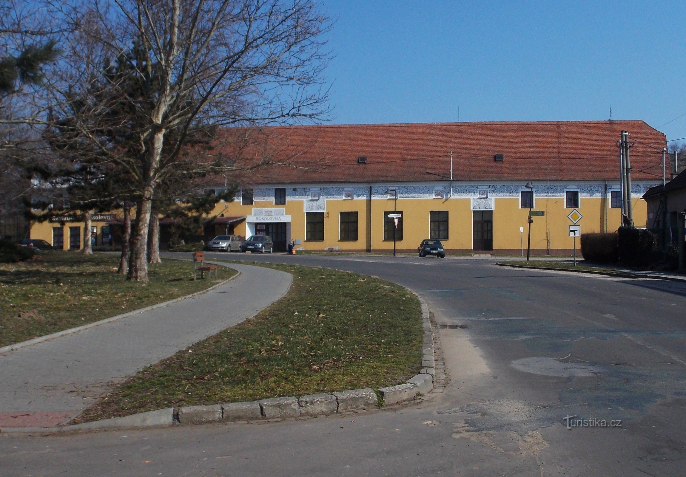 Restaurant et hébergement Sokolovna à Bzenec