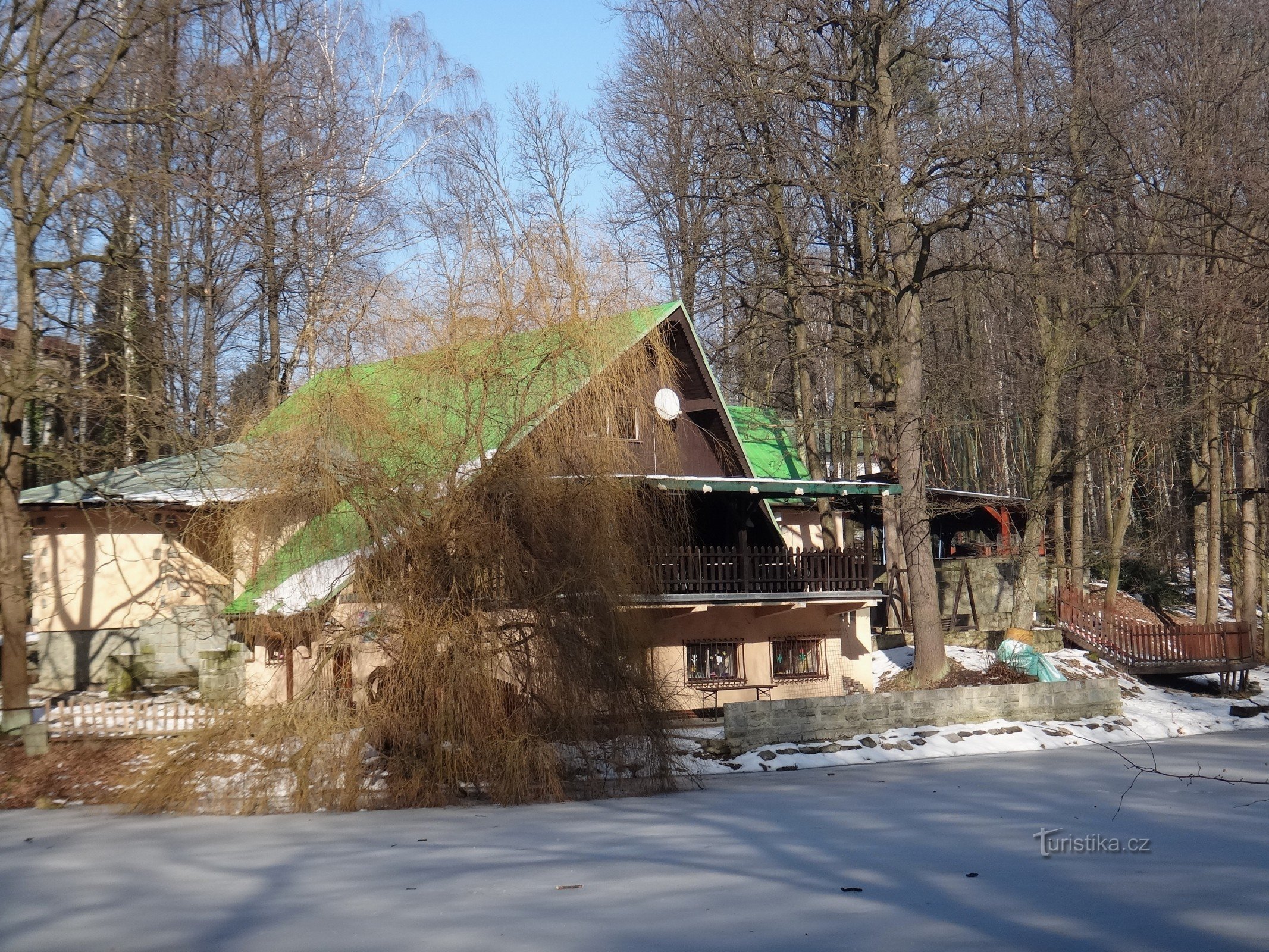 Restaurantul Koliba în parcul forestier