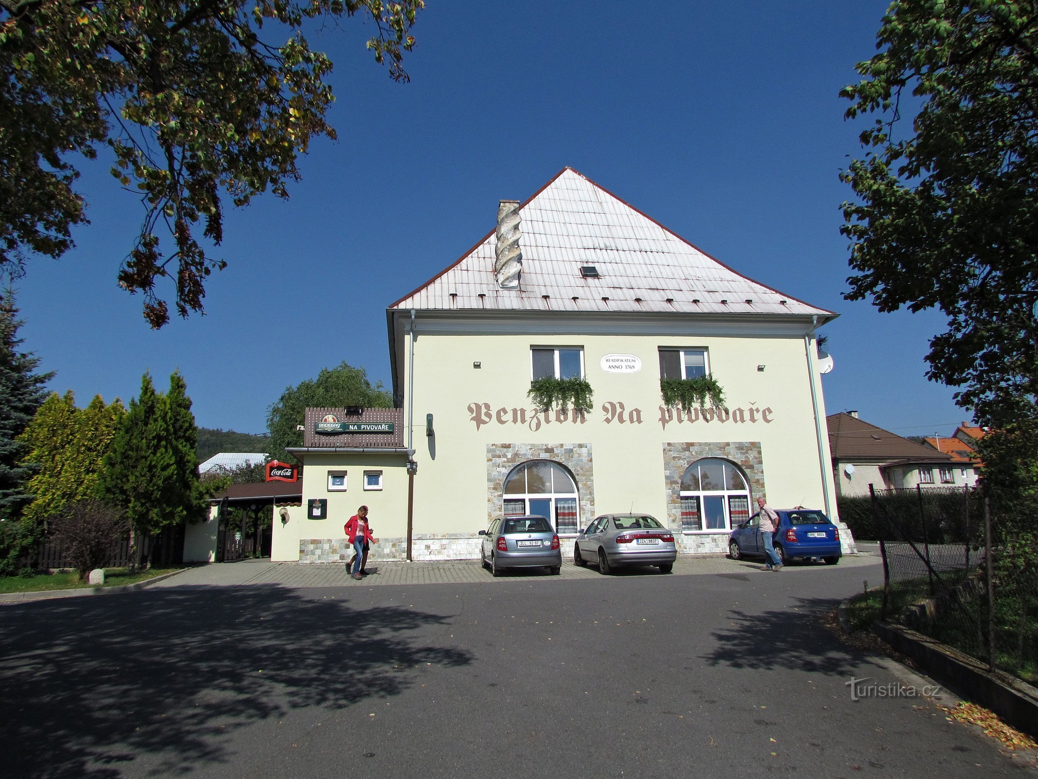 restaurant tournant avec une cheminée unique