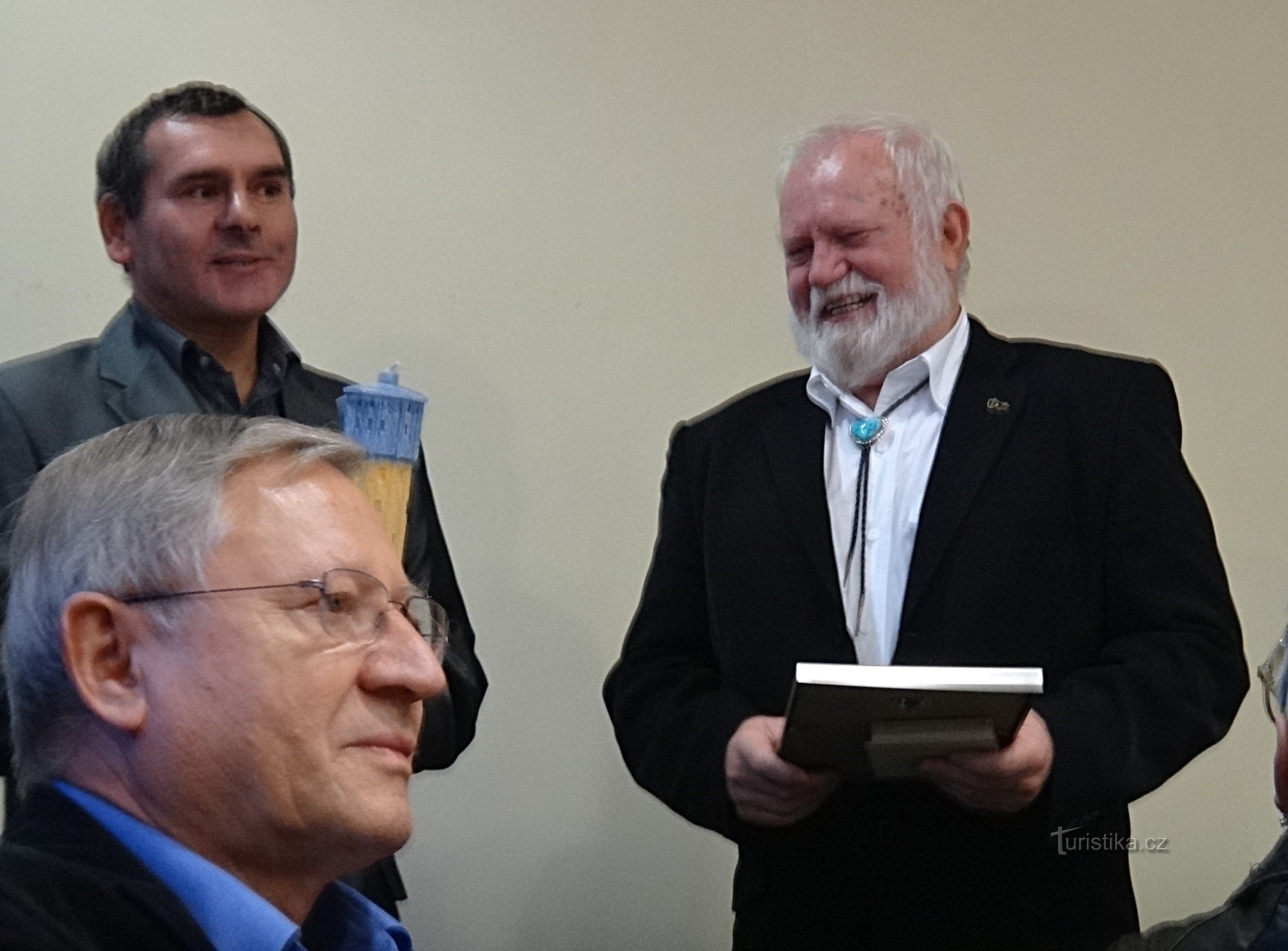 Richard Konkolski nahm die Auszeichnung im Rathaus in Bohumín entgegen