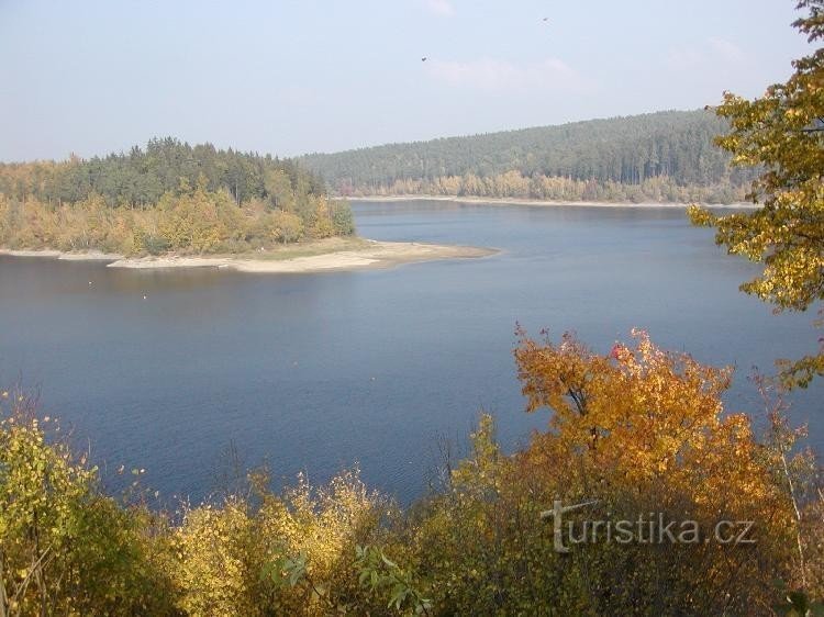 Presa de Rímovská desde el castillo