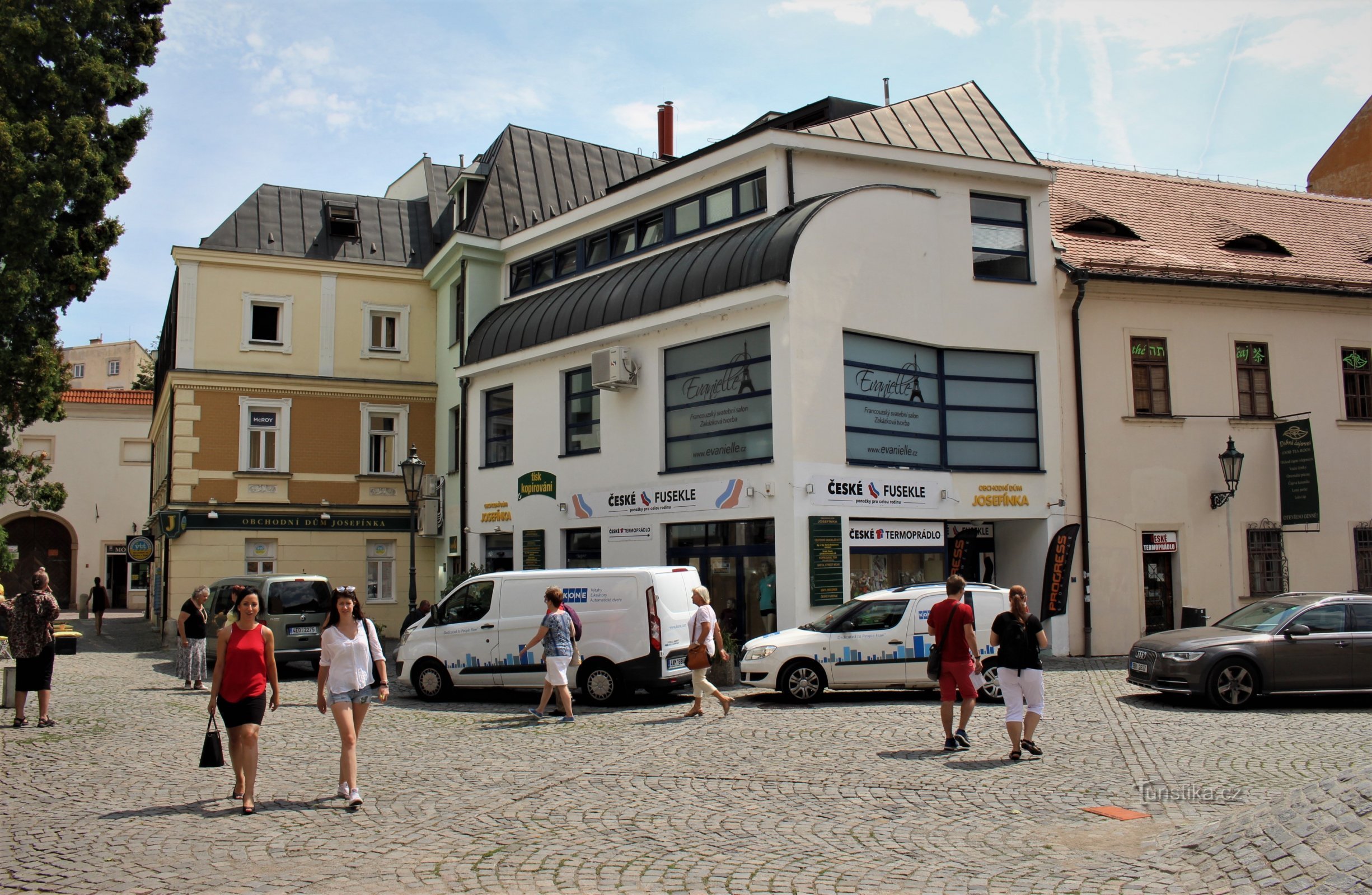 Rímské náměstí with the Josefínka department store