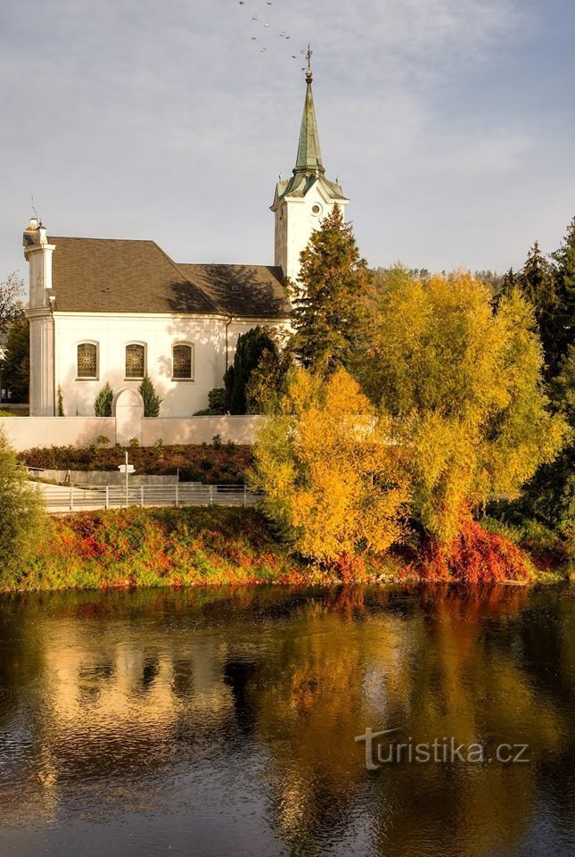 Romersk-katolska församlingen nära kyrkan St. Peter och Paul Prag-Radotín