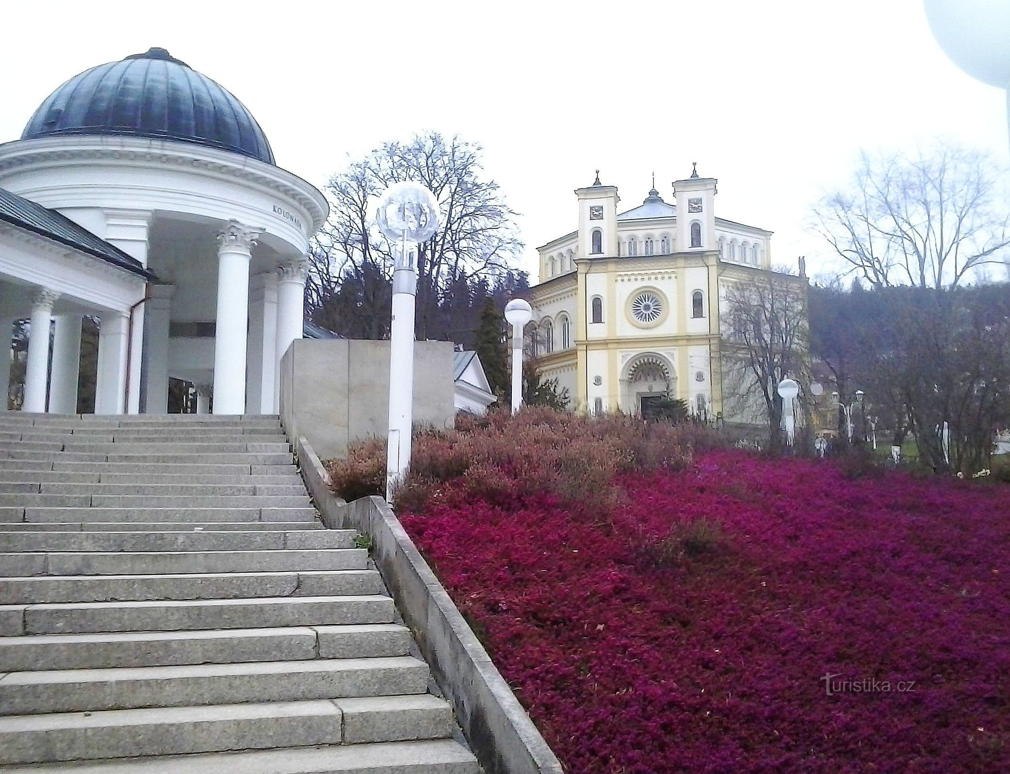 Römisch-katholische Dekanatskirche Mariä Himmelfahrt