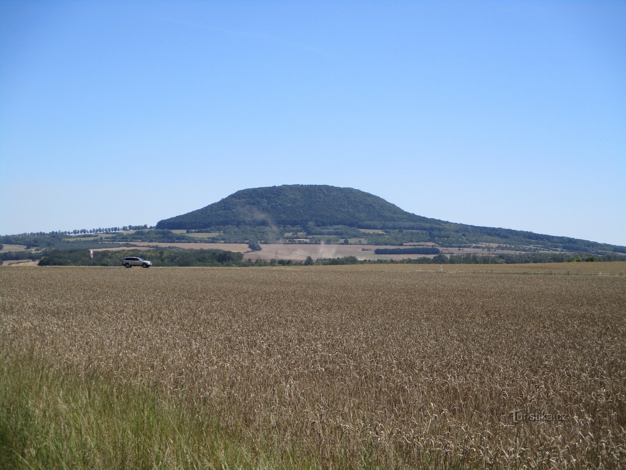 Říp fra Roudnice Lufthavn (31.7.2020)