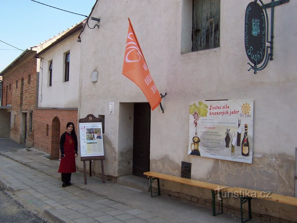 Nhà máy rượu gia đình Suský