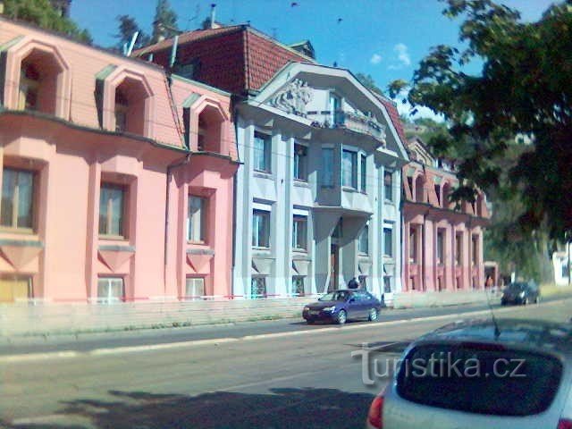 The three-family house of František Hodek, the Bayer brothers and Antonín Bellada