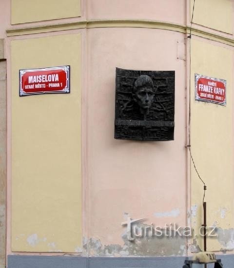 Local de nascimento de Franz Kafka: placa memorial e local de nascimento de Franz Kafka