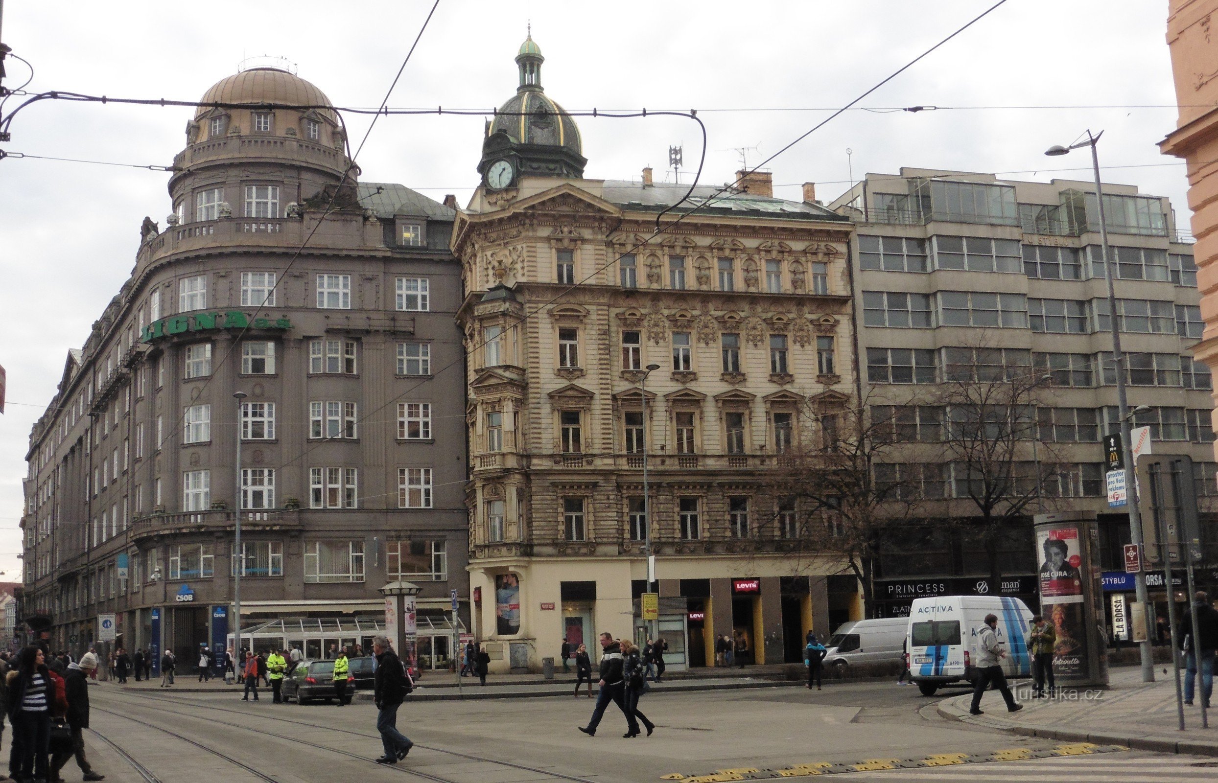 hörnet av gatan Vodičková och Václavského nám. till höger U Stýblů