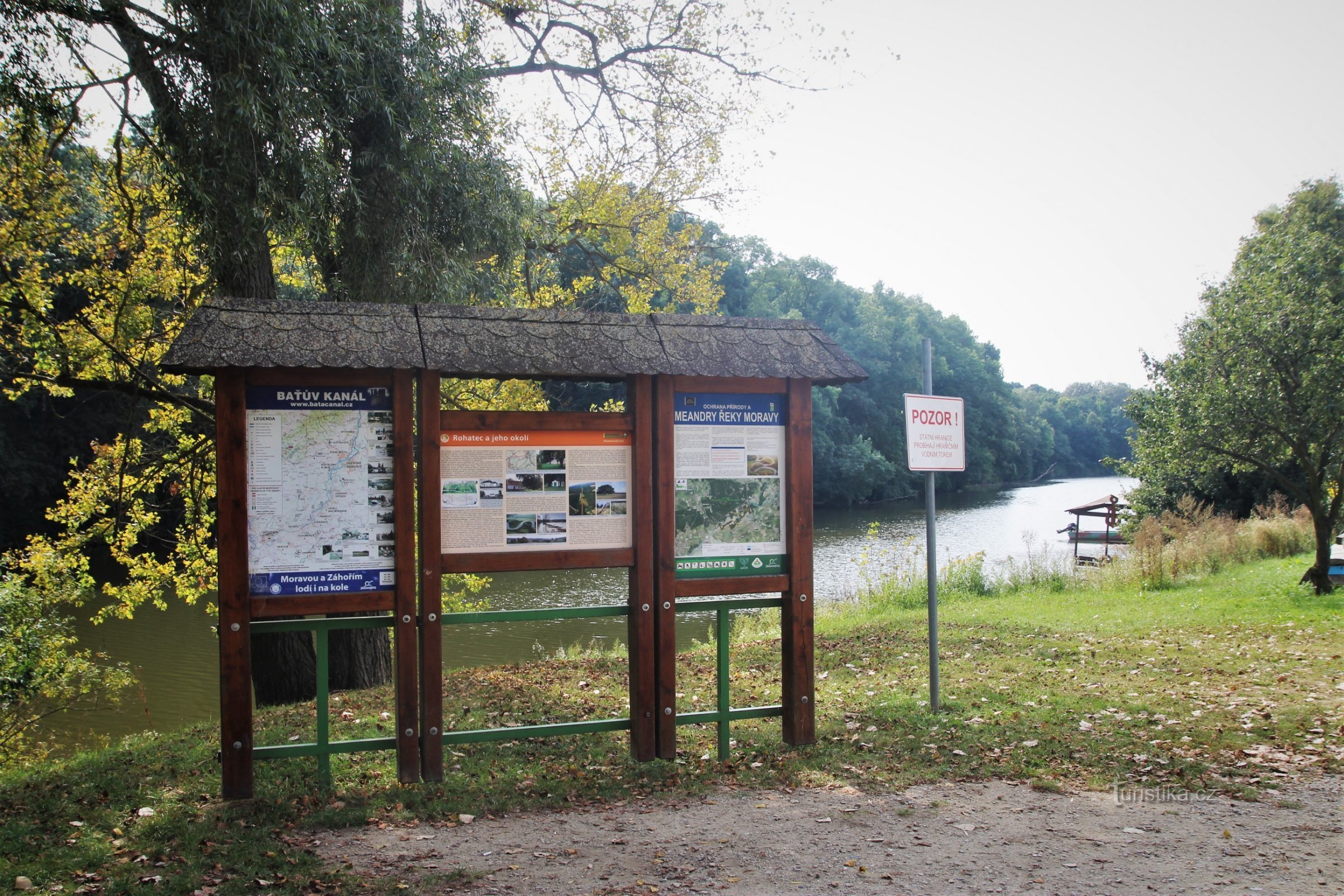 Rohatec - puerto en el río Morava