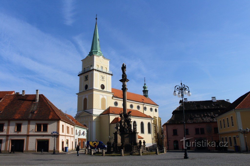 Rokycany, marijanski steber in cerkev