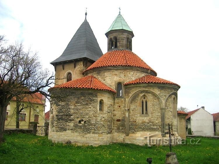 Romanische Rotunde: Kirche der Geburt der Jungfrau Maria