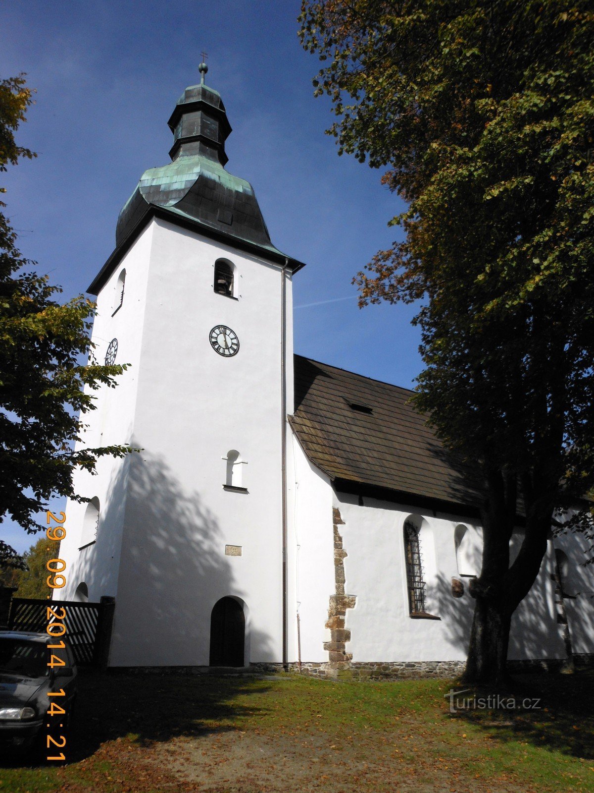 Romansk kyrka i Kostelní
