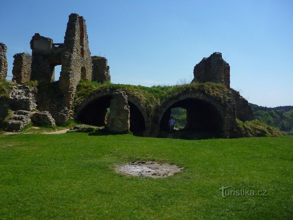 Le romantiche rovine di Zviřetice