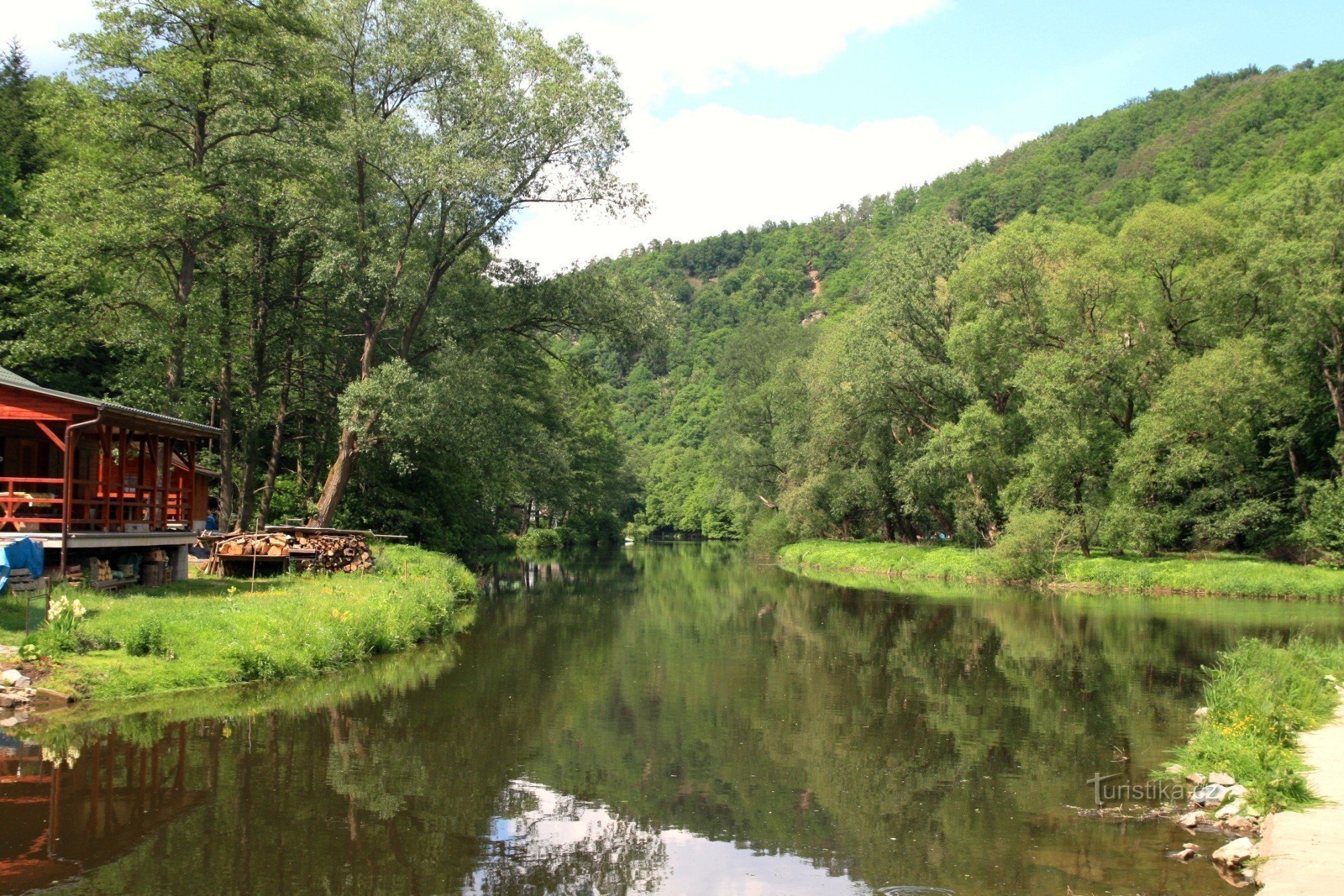 O vale romântico do rio Svratka