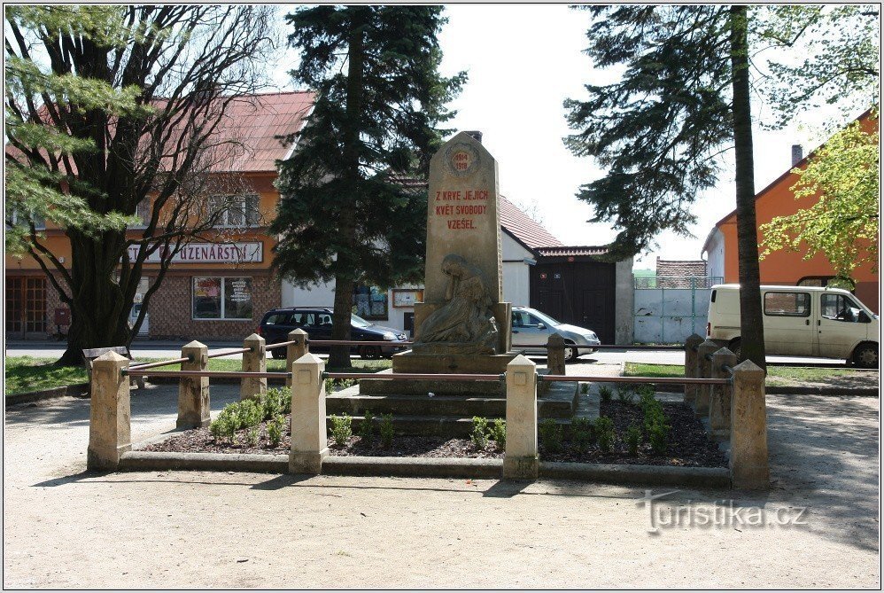 Ronov nad Doubravou - Muistomerkki ensimmäisen maailmansodan uhreille