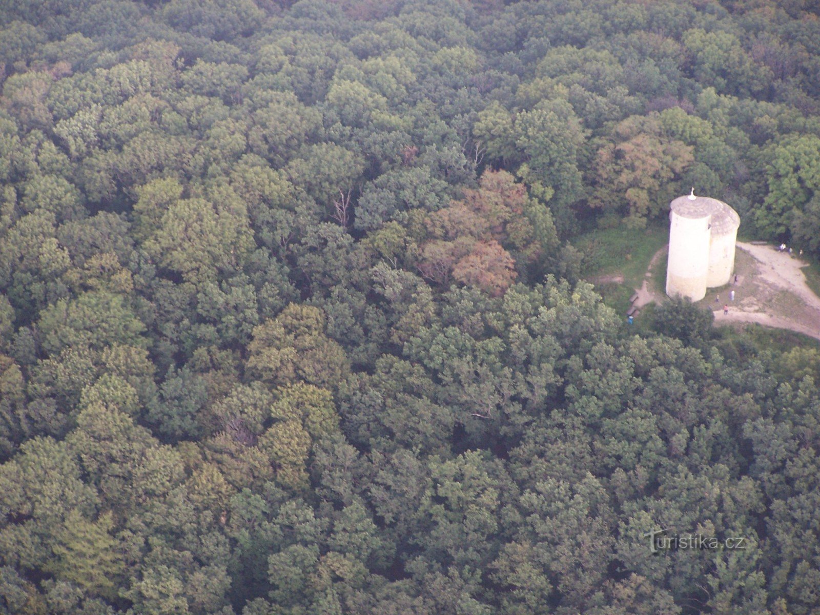 Rotunda sv. Jiří - iz letala