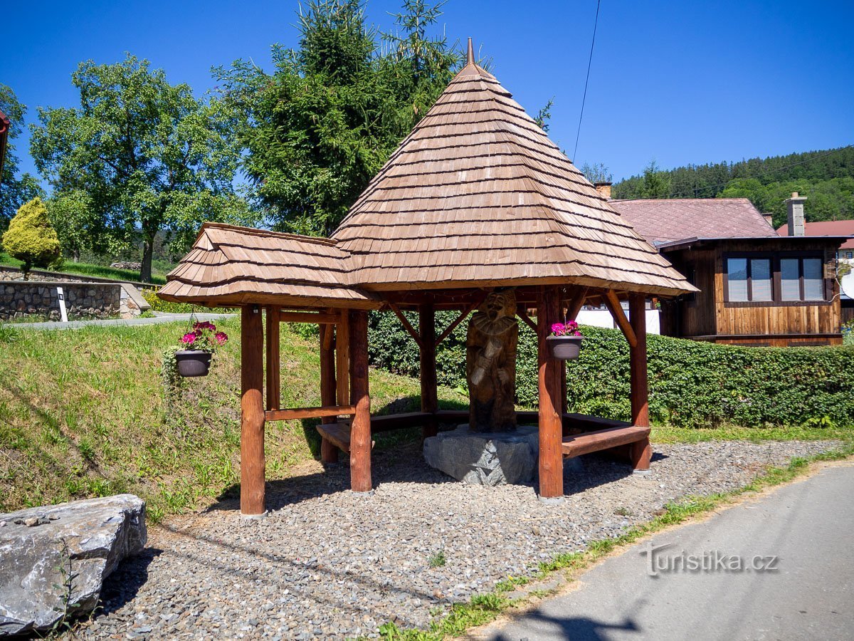 Rotunda shelter