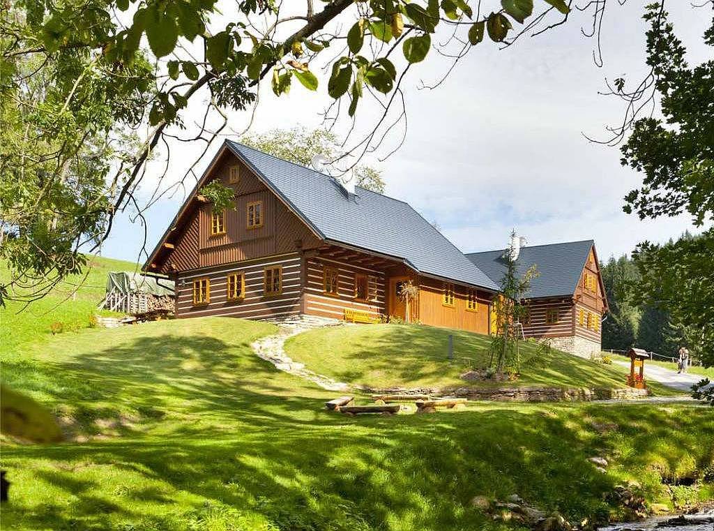 Log cabins Lysečinky A and B