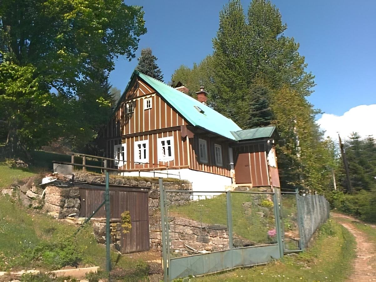 Roubenka na sjezdovce v Dolním Maxově