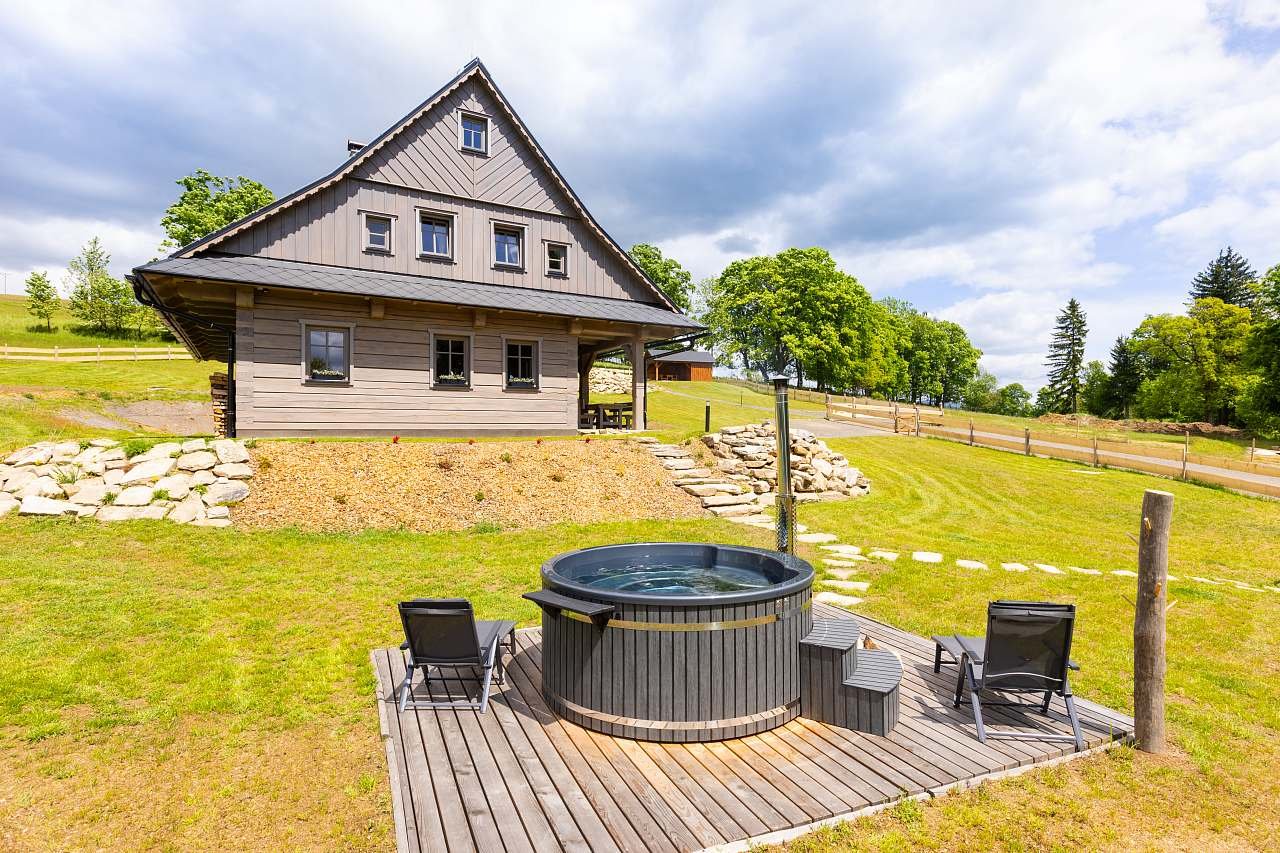 Roubenka Pomněnka s koupacím sudem