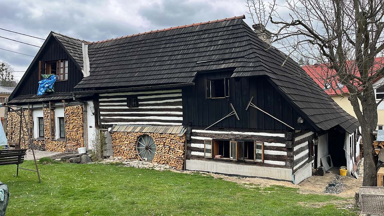 Roubenka se zahradou