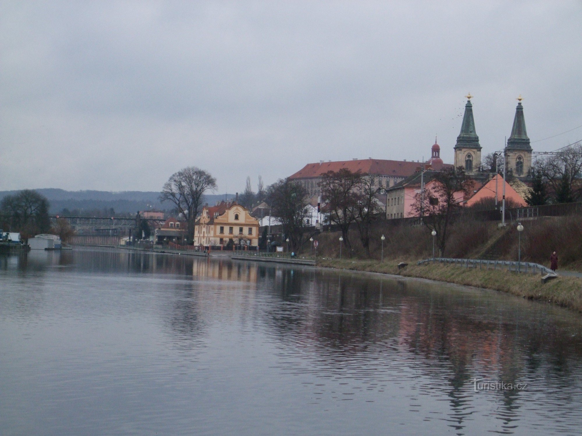 Roudnice nad Labem - ανάχωμα από τις κλειδαριές