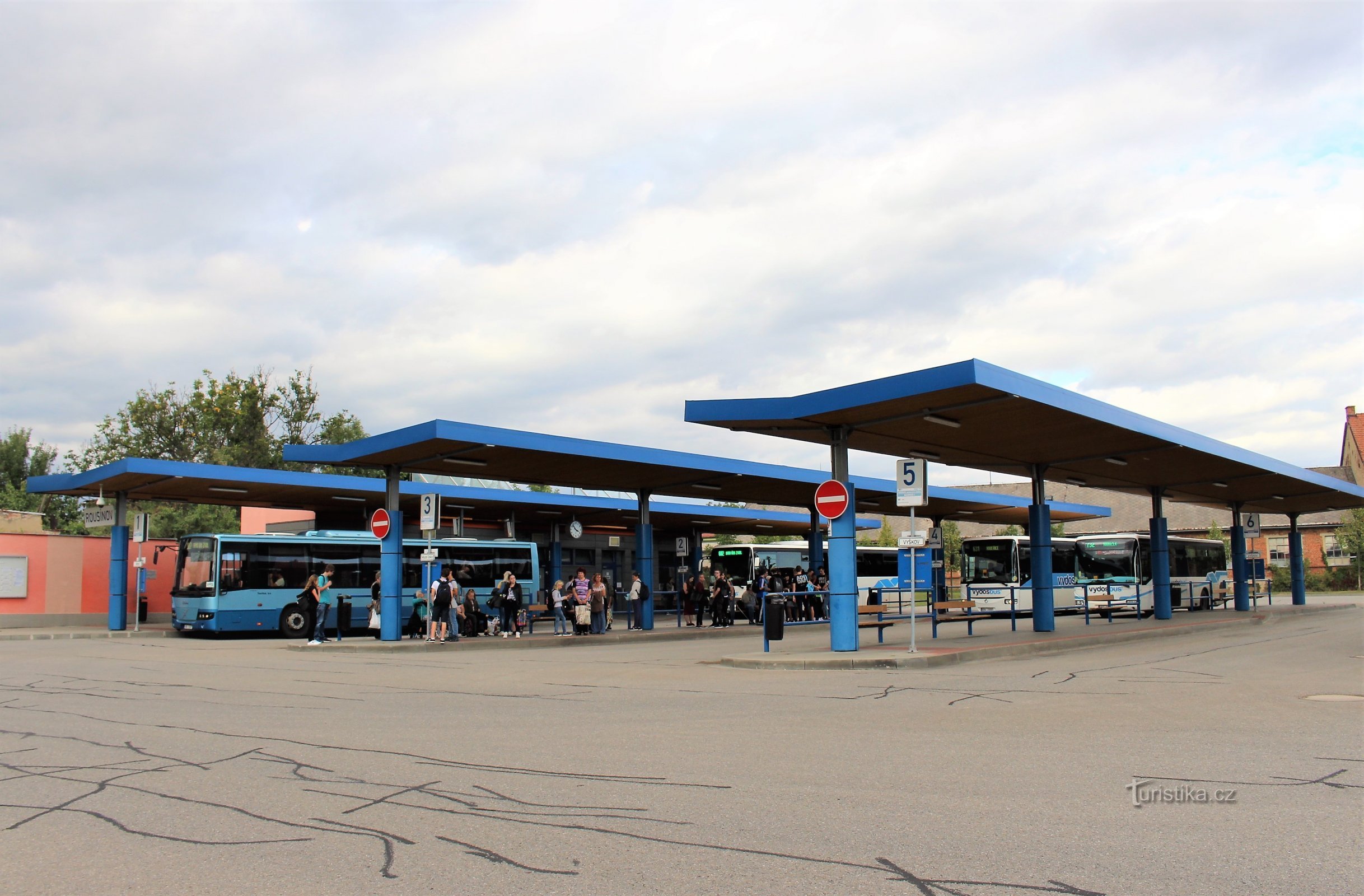 Rousínov - estación de autobuses