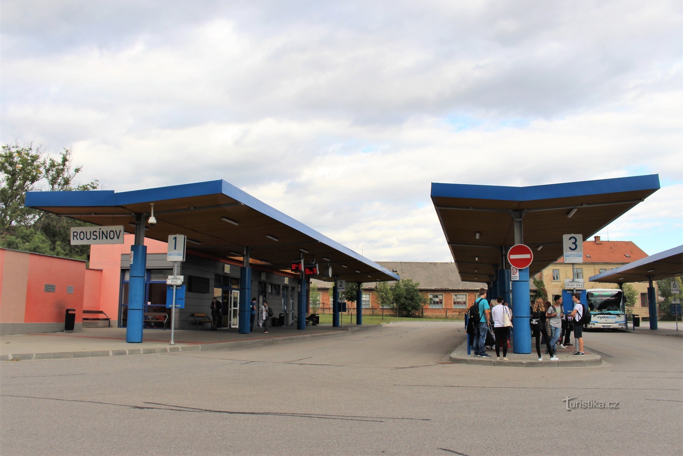 Rousínov - estación de autobuses