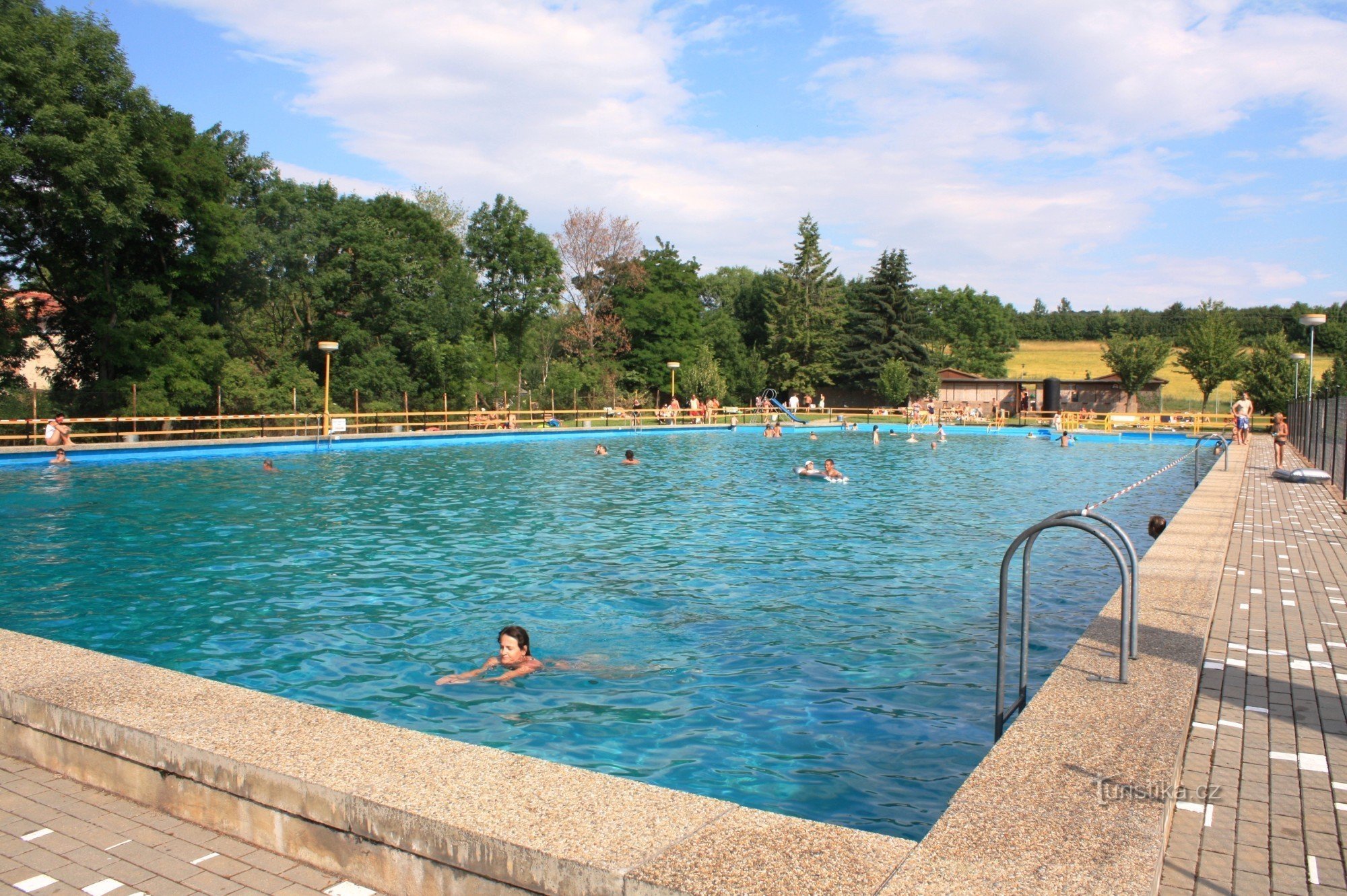 Rousínov - piscina
