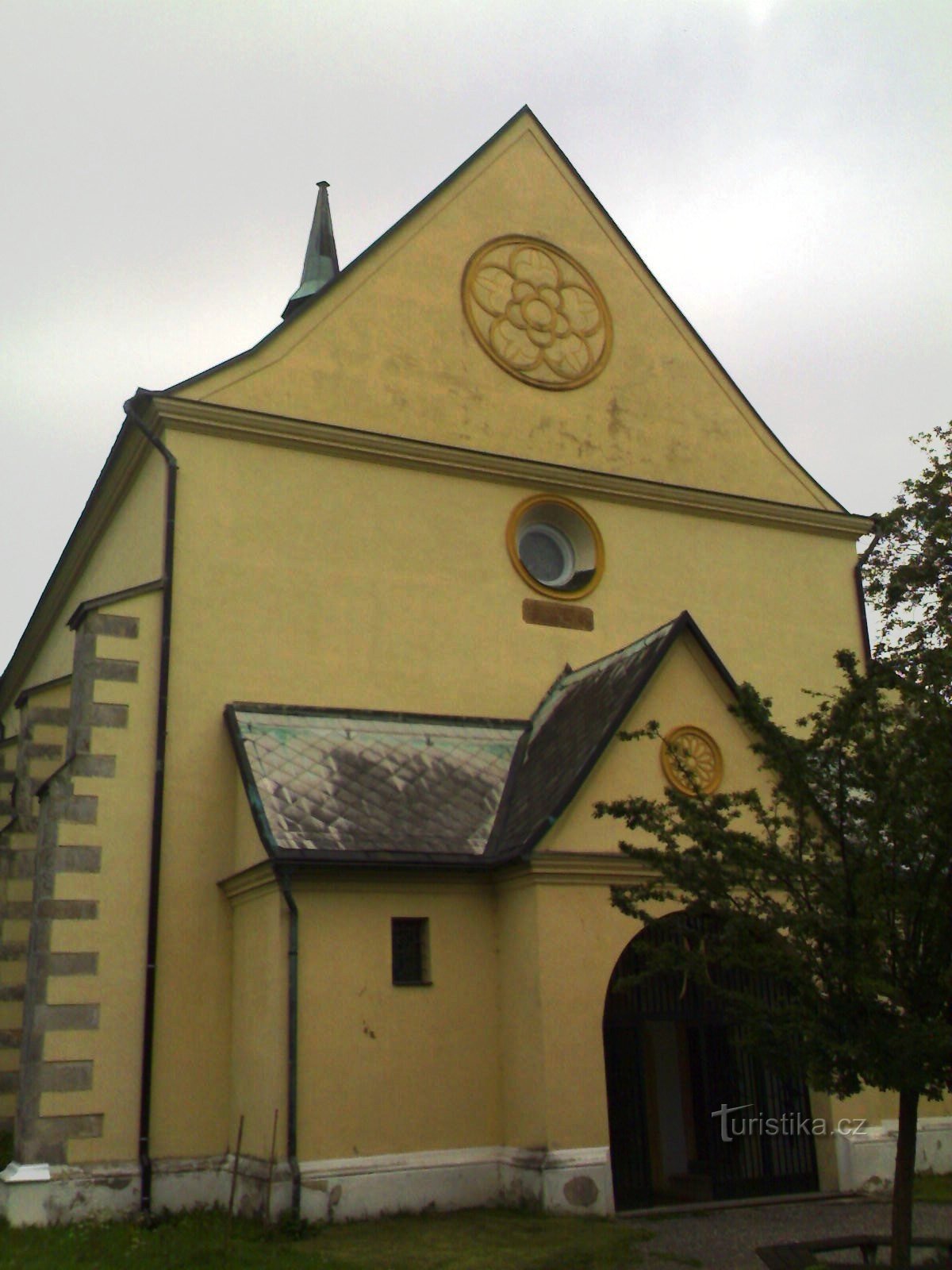 Rovensko pod Troskami - kyrkan St. Wenceslas