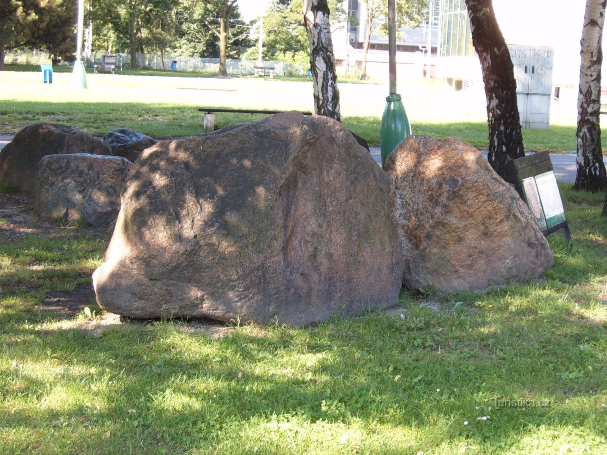 Plain boulders