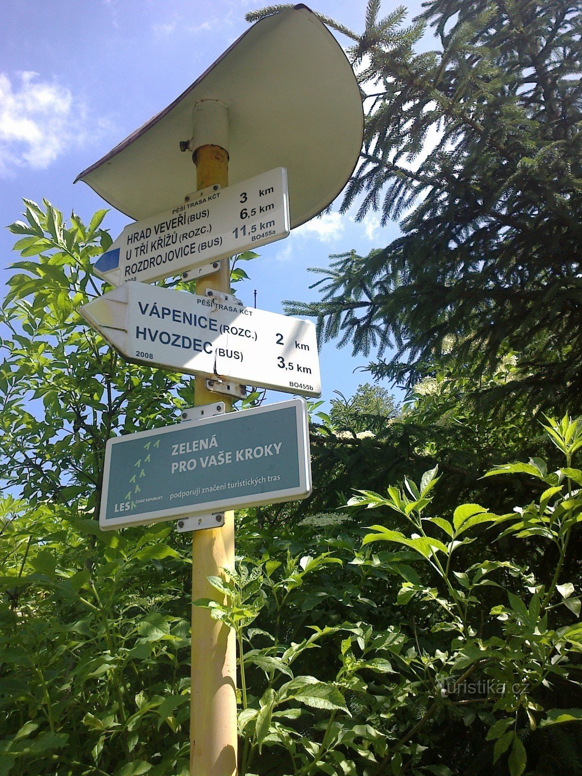 Crossroads 200 m from Ríšová studánky